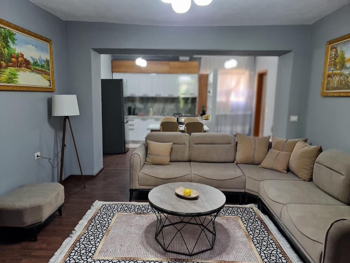 Jon'S Apartment Tiranë Ngoại thất bức ảnh