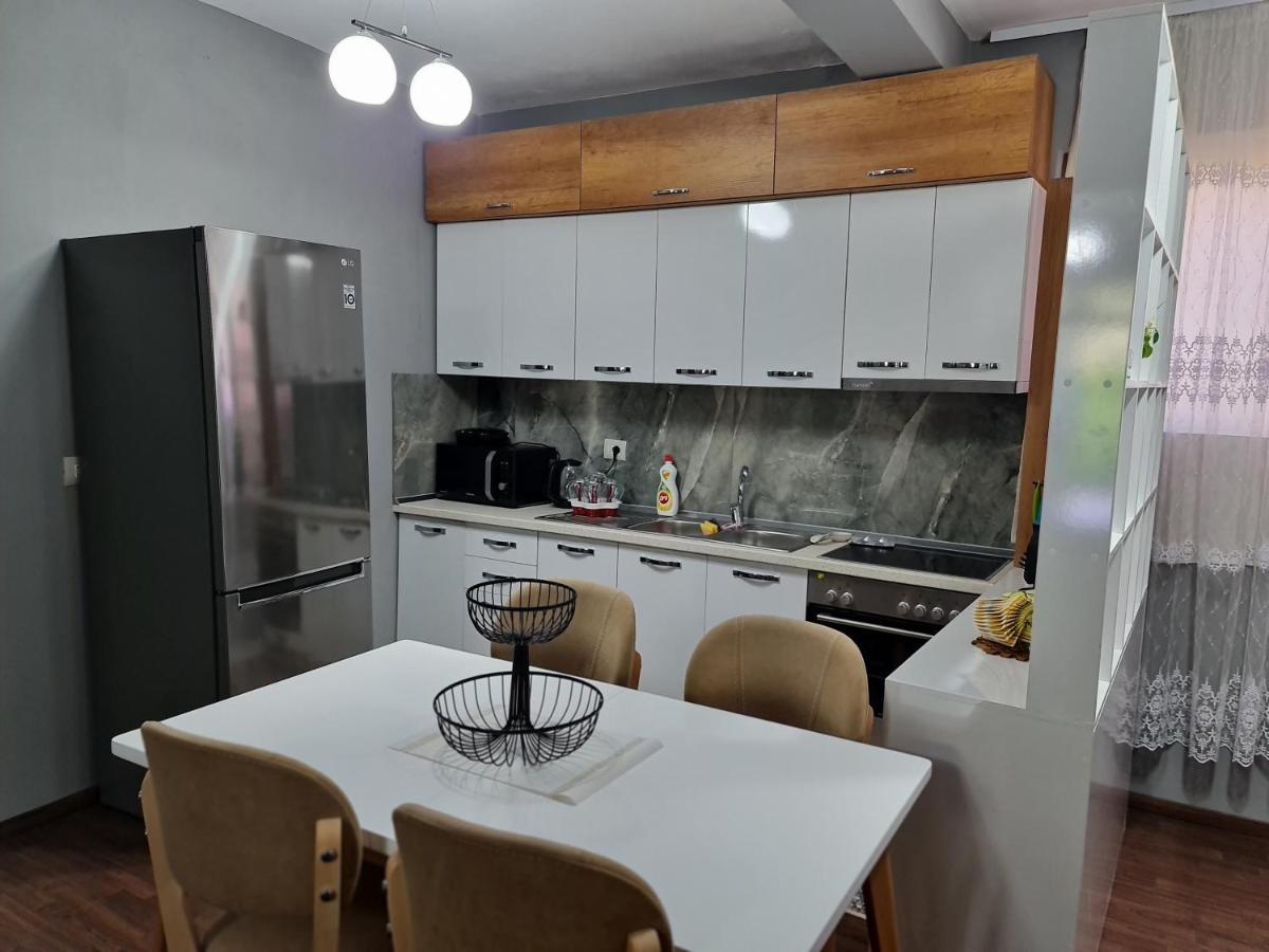 Jon'S Apartment Tiranë Ngoại thất bức ảnh