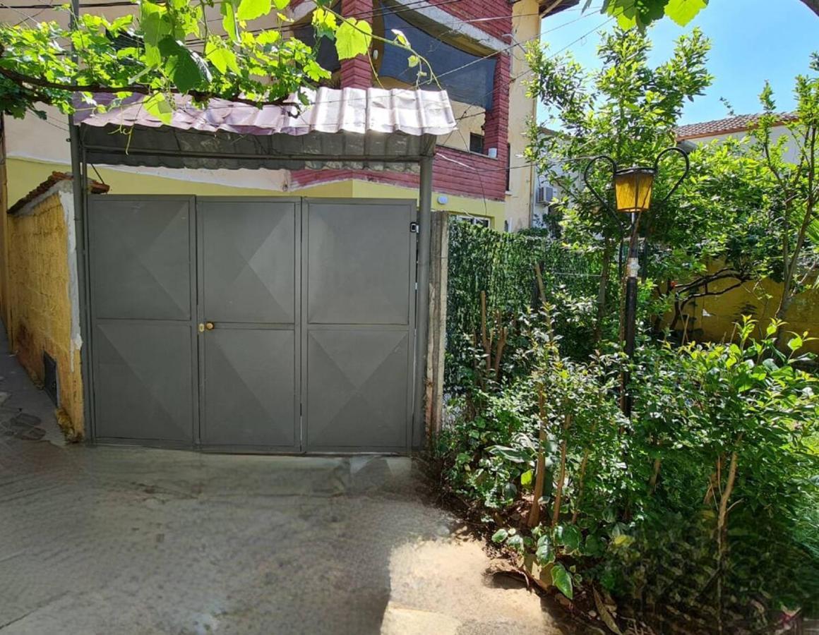 Jon'S Apartment Tiranë Ngoại thất bức ảnh