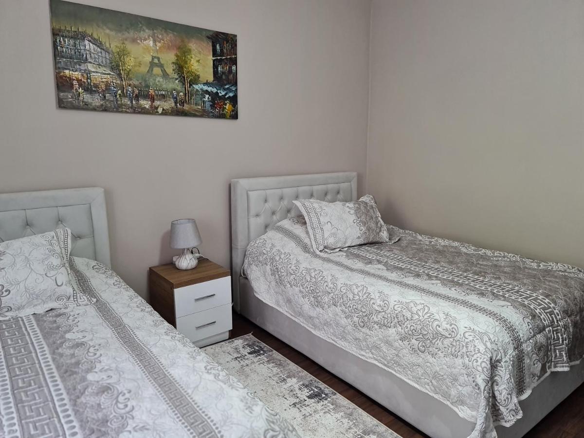 Jon'S Apartment Tiranë Ngoại thất bức ảnh