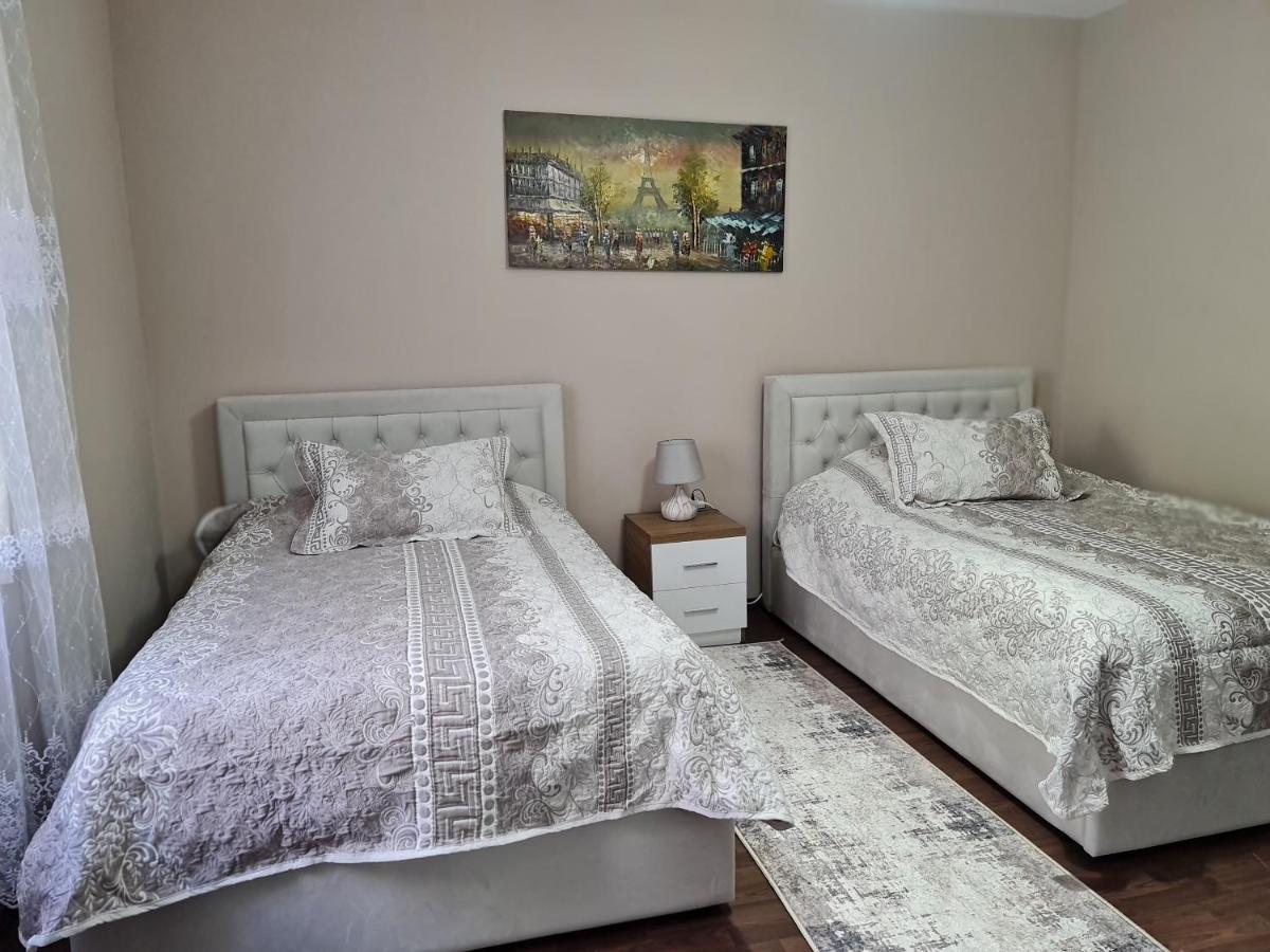 Jon'S Apartment Tiranë Ngoại thất bức ảnh